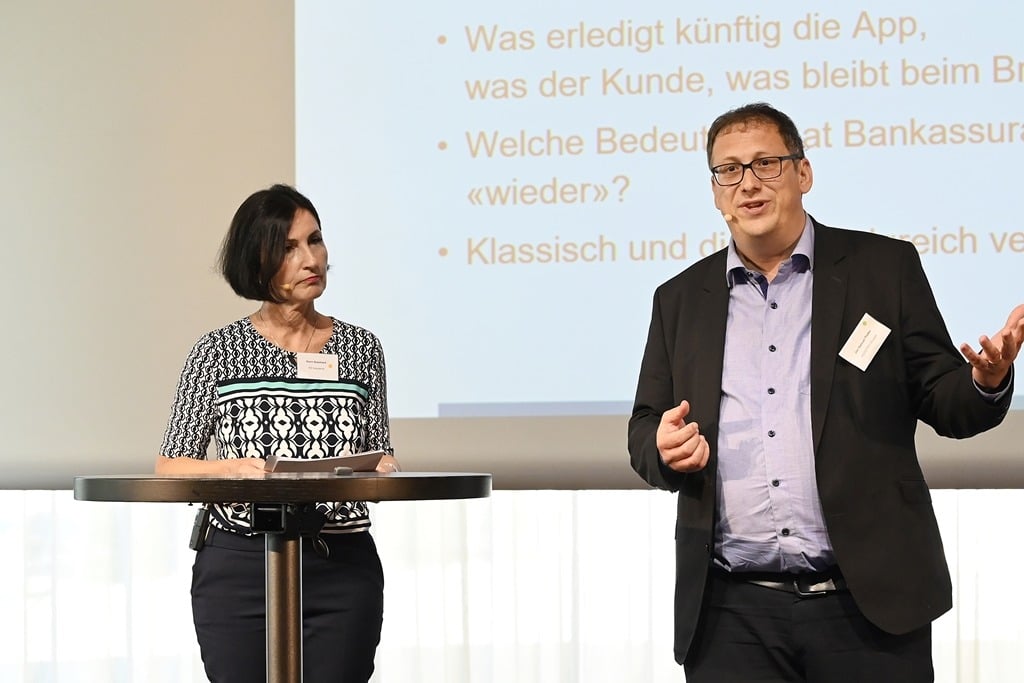 HZ Insurance Forum:Karin Bosshard, Chefredaktorin HZ Insurance befragt Jon Samueöl Plotke, Vorsitzender der Gruppengeschäftsleitung der ASSEPRO Gruppe