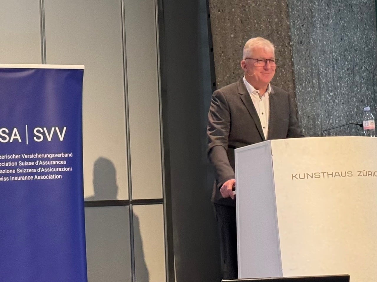 «Cyber Insurance Summit Switzerland» 2024: Laut Urs Arbter wird alle 8,5 Minuten ein Cyber-Vorfall dem BACS gemeldet.